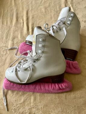 JACKSON Excel White Figure Skates Girls Size 3